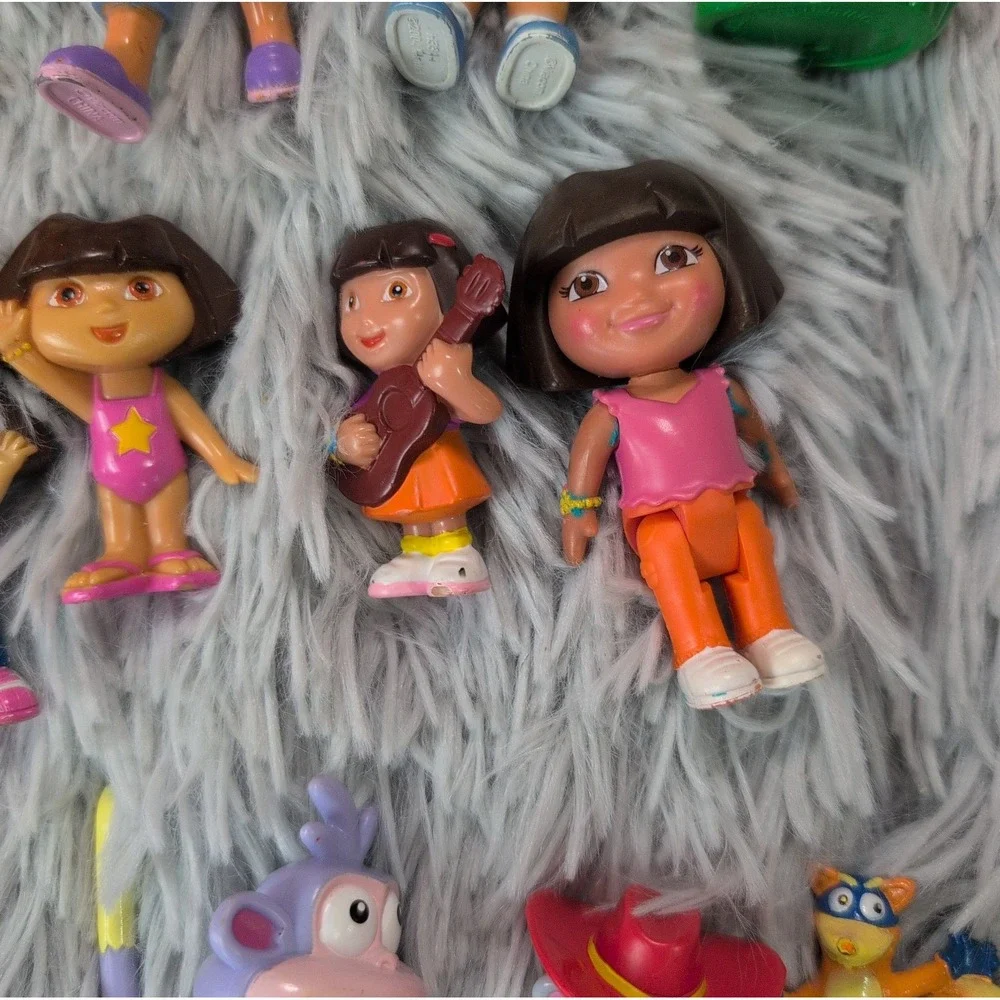 Vintage Dora the Explorer And Diego Lot of 23 Figures Toys Go Diego Go Play